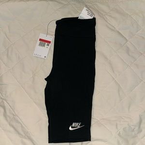 Girls Nike Shorts Brand New Size Large